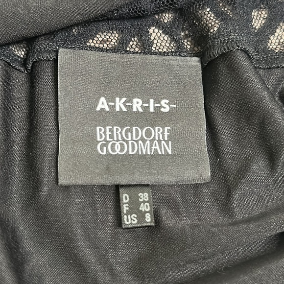 A-k-R-I-S-bergdorf Goodman mulberry slik black top size small gothic whi… - Picture 9 of 9